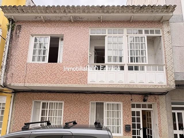 CASA DE 3 PLANTAS EN PUEBLA DEL CARAMIÑAL - Pobra do Caramiñal