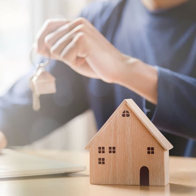 Venta y alquiler de pisos en Ribeira